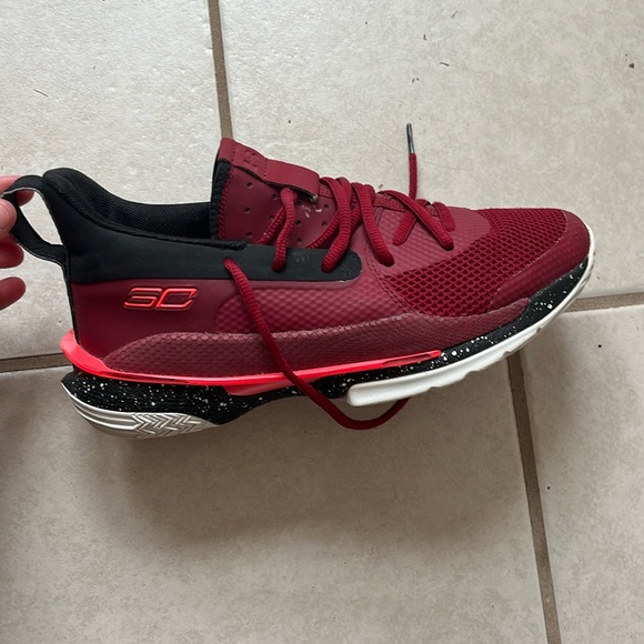 Steph curry basketball shoes - Picture 1 of 3